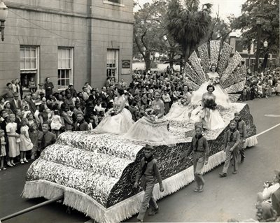 Charleston Azalea Festival Parade — Folly Beach delegation / Alma Tharp — 1948