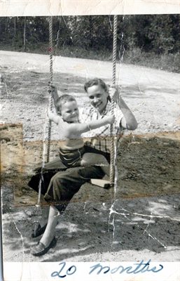 Alma & Spooky Swinging